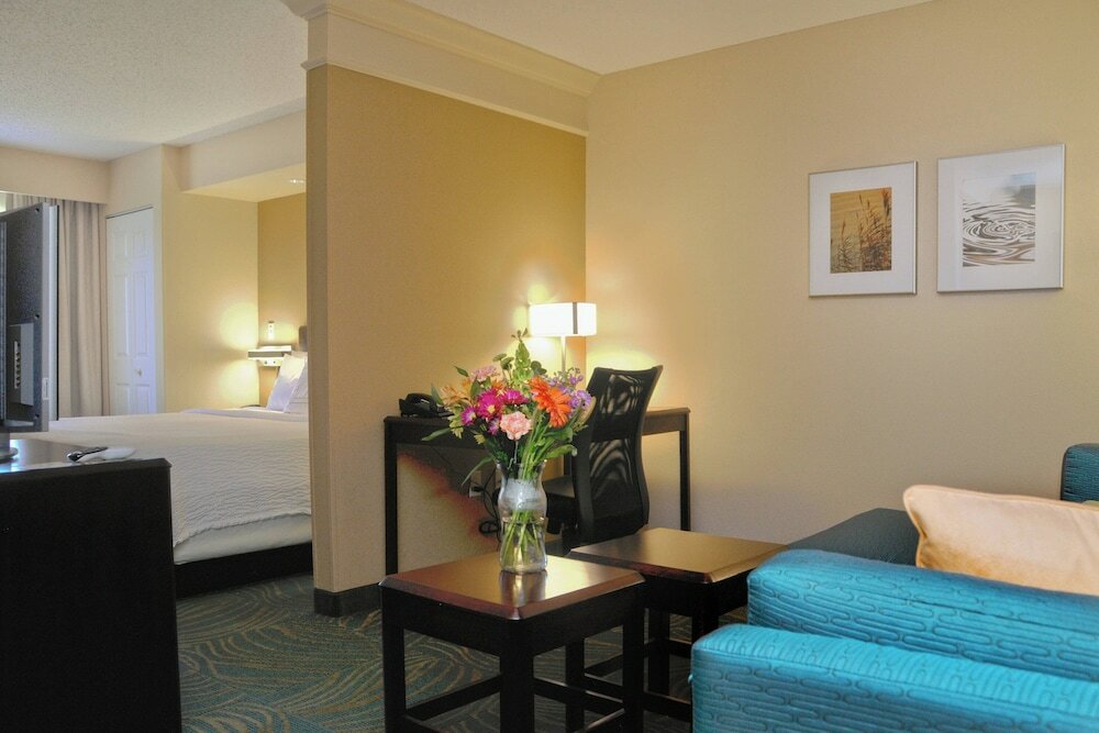 Фото SpringHill Suites Marriott Colorado Springs South