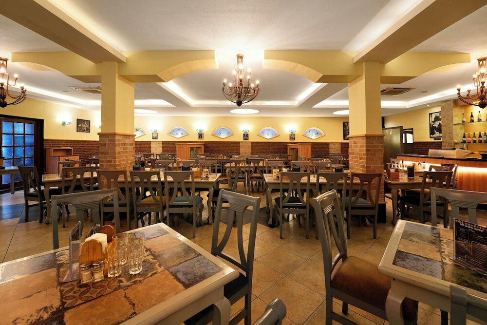 Фото Cross Roads Inn