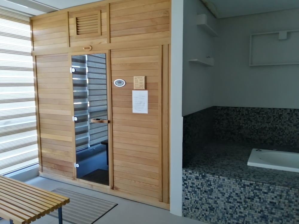 Фото Mactan Newtown with Ocean View