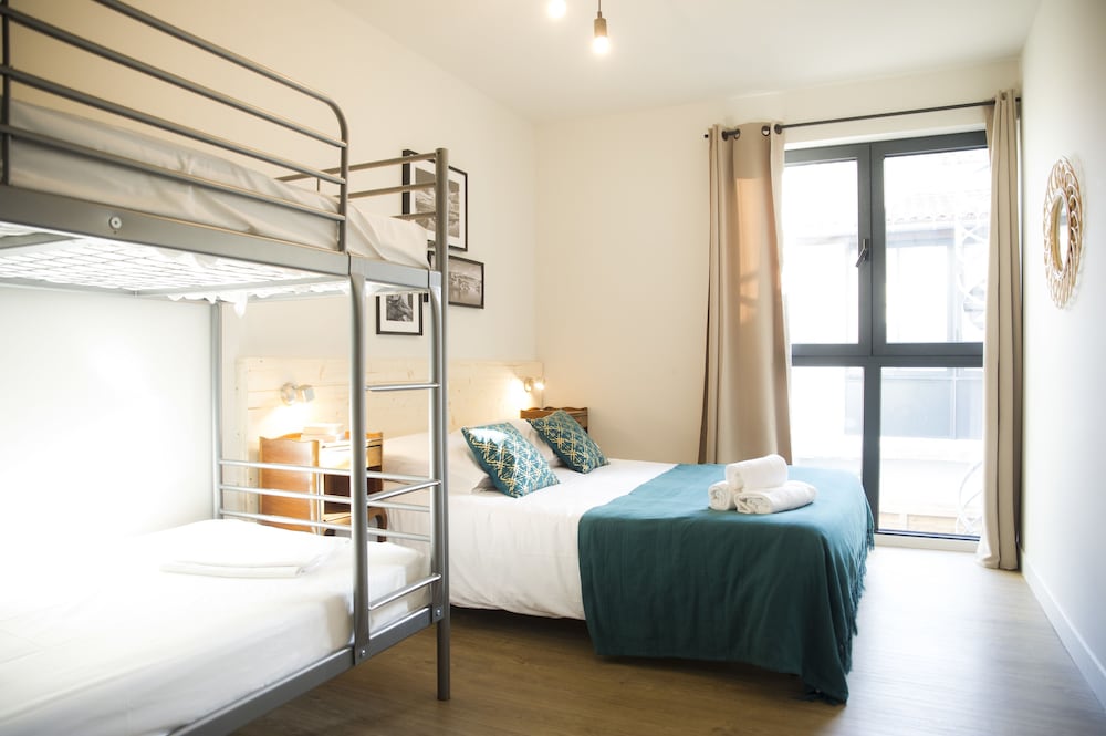 Фото Georges Hostel & Café