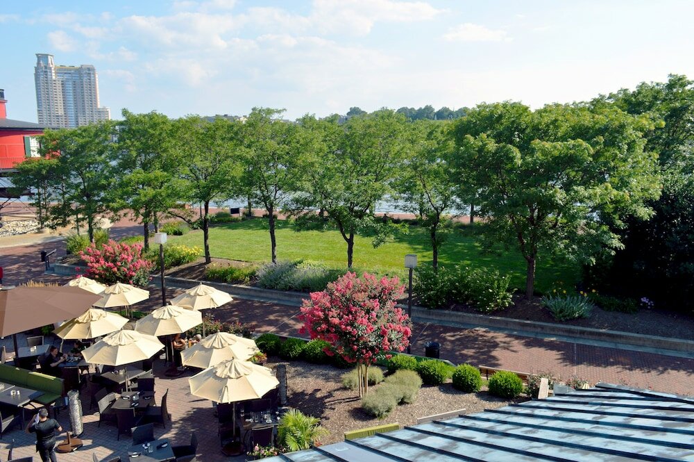 Фото Pier 5 Hotel Baltimore, Curio Collection by Hilton