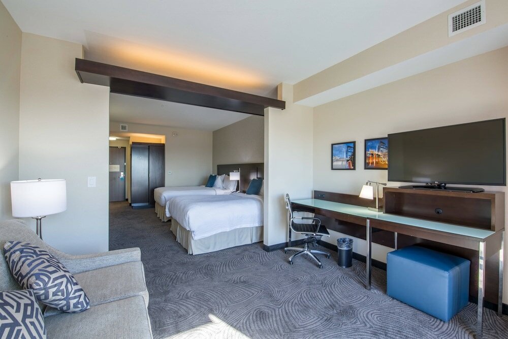 Фото Fairfield Inn & Suites by Marriott Denver Downtown