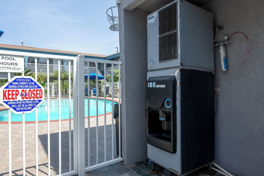 Фото Hollywood City Inn