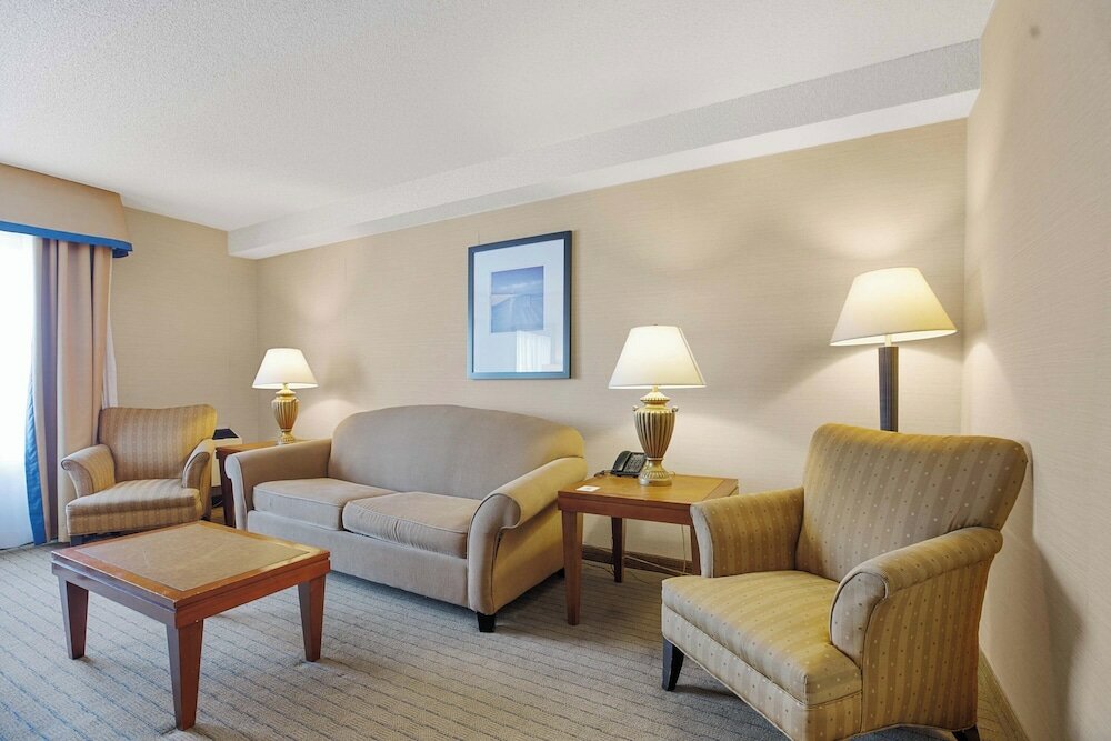 Фото Allure Hotel & Suites