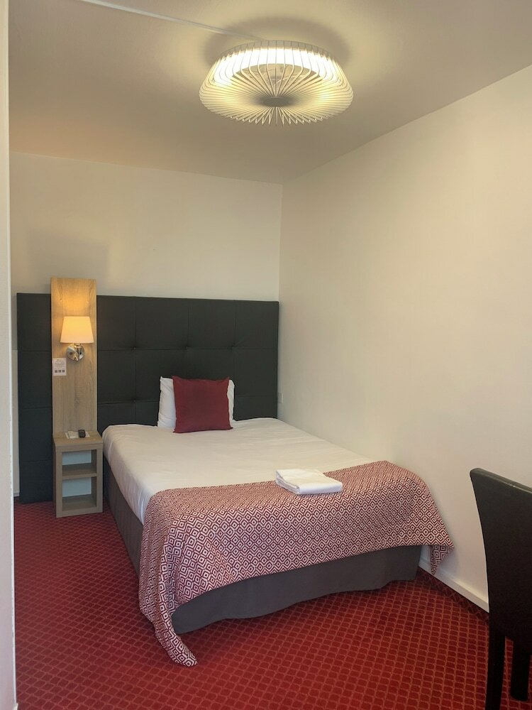 Фото Brit Hotel Bleu Nuit