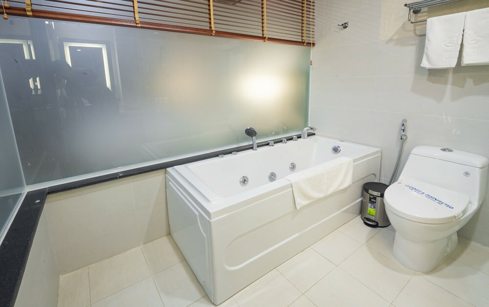 Фото Lotus SaiGon Hotel