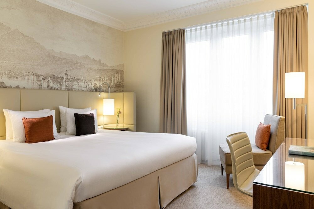 Фото Renaissance Lucerne Hotel