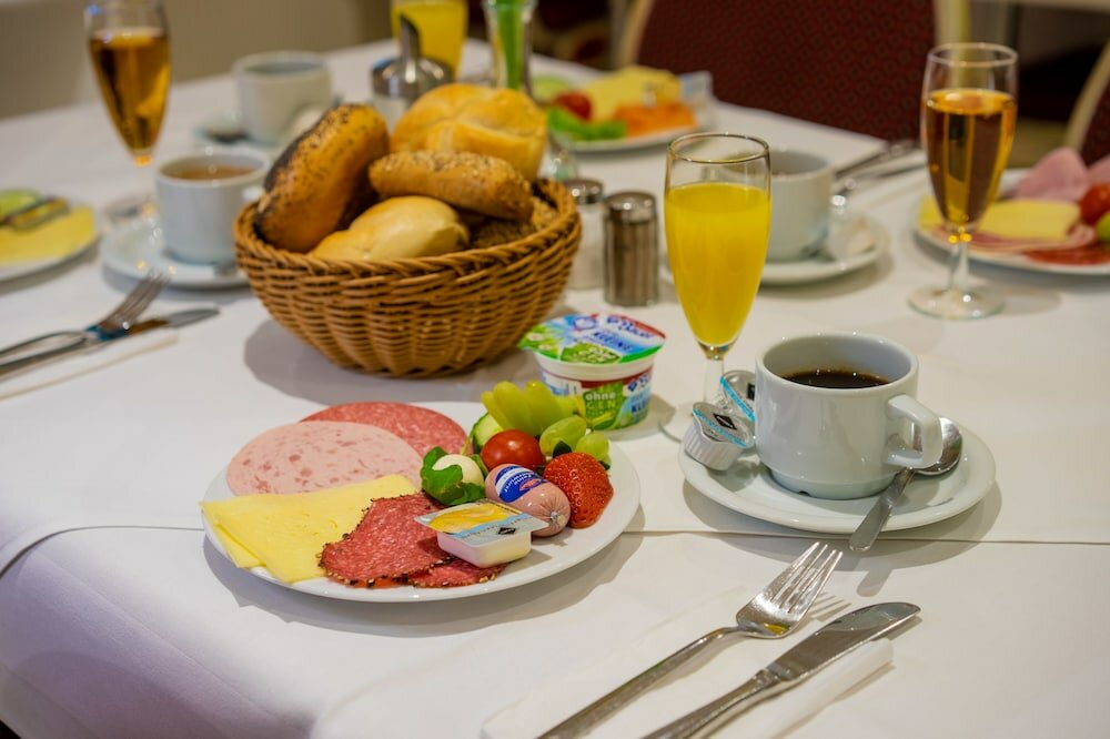 Фото Confour Hotel