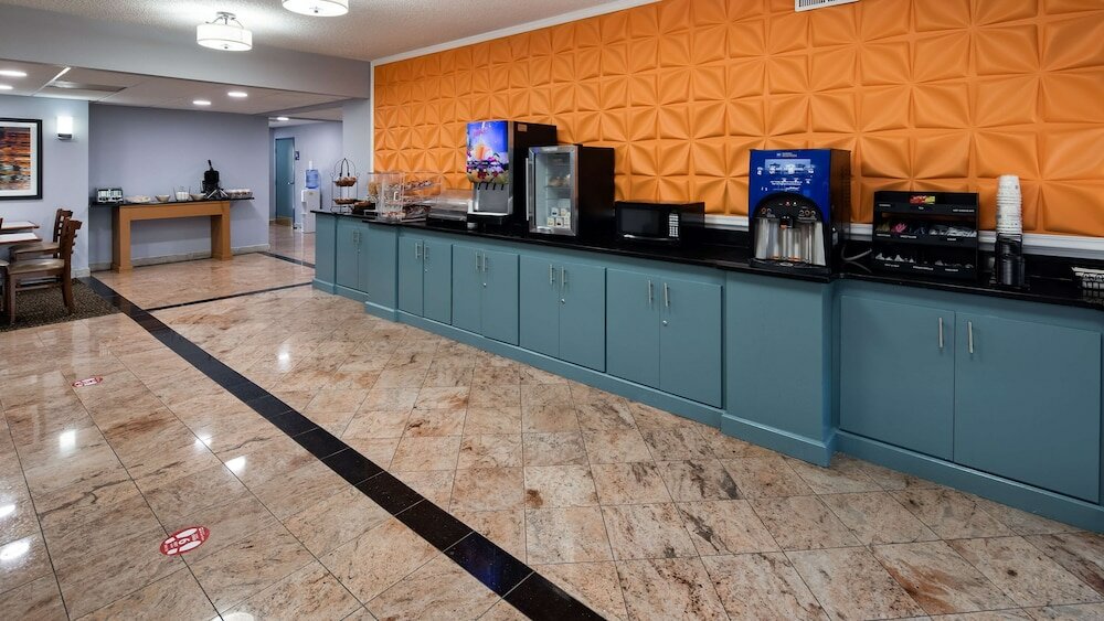 Фото Best Western Emporia