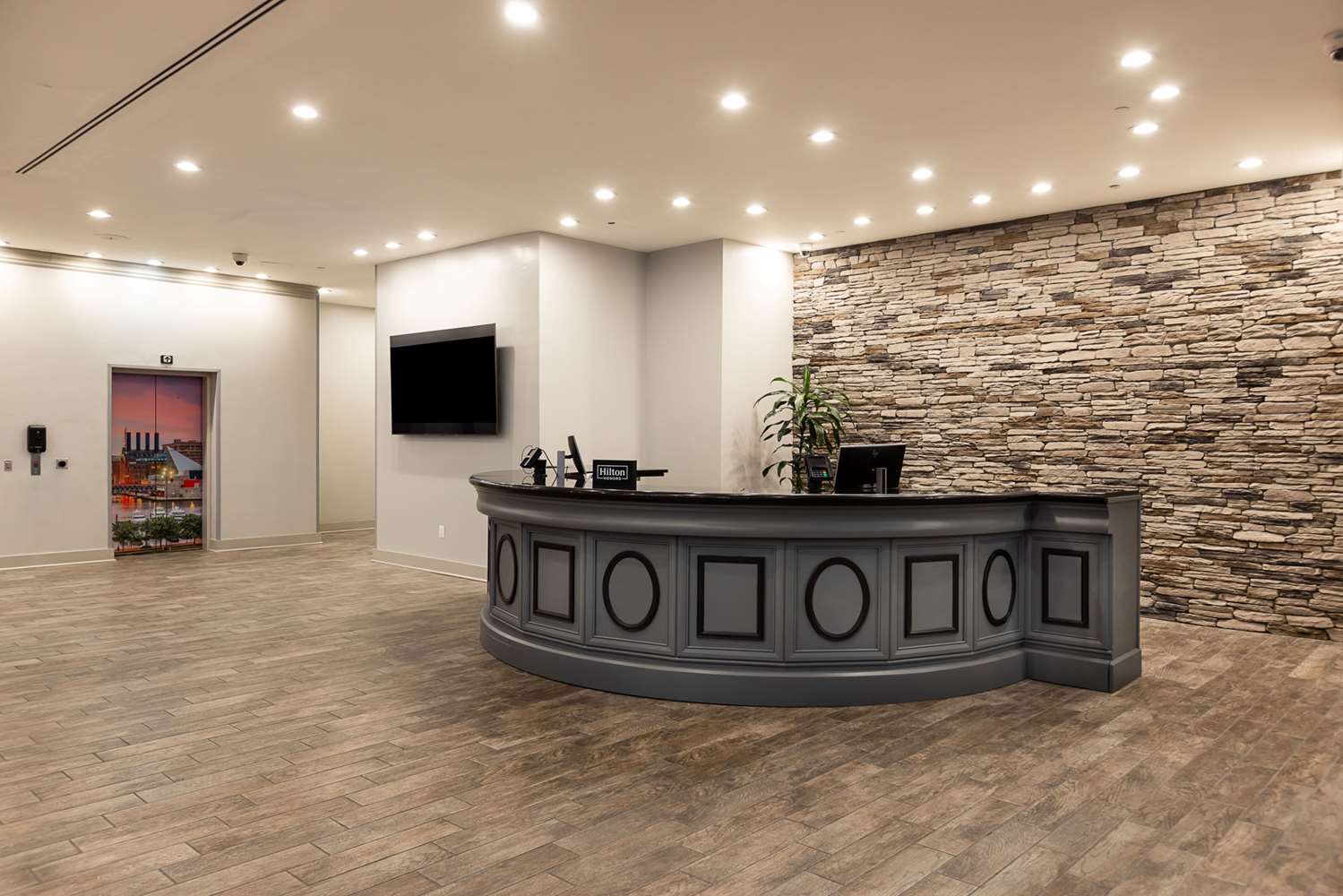 Фото Inn at the Colonnade Baltimore - a DoubleTree by Hilton