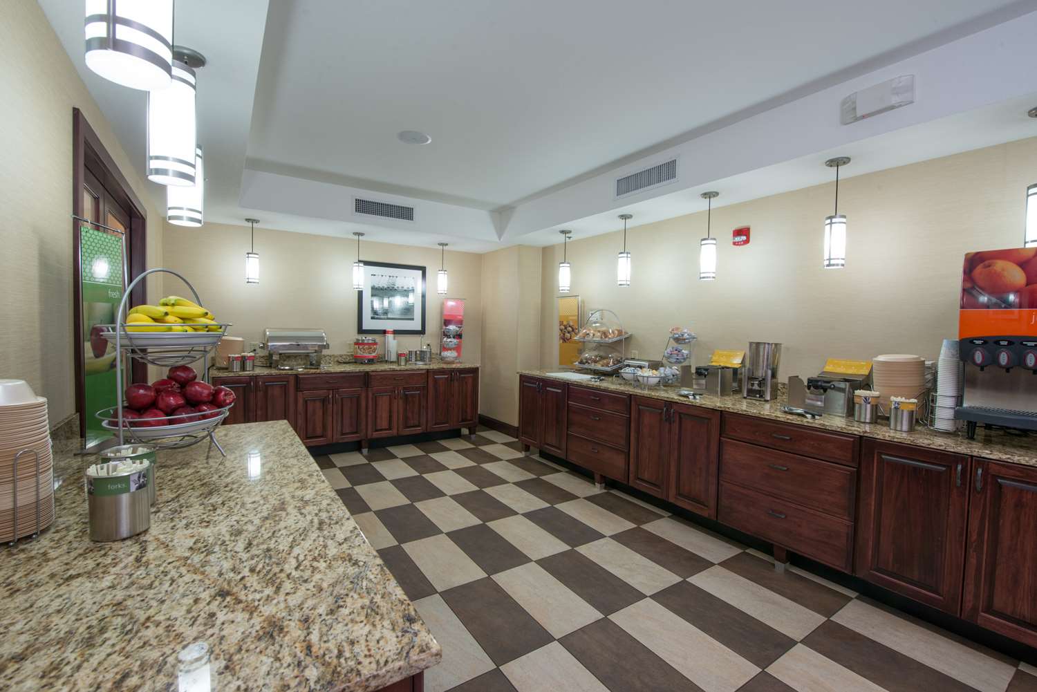 Фото Hampton Inn Bismarck