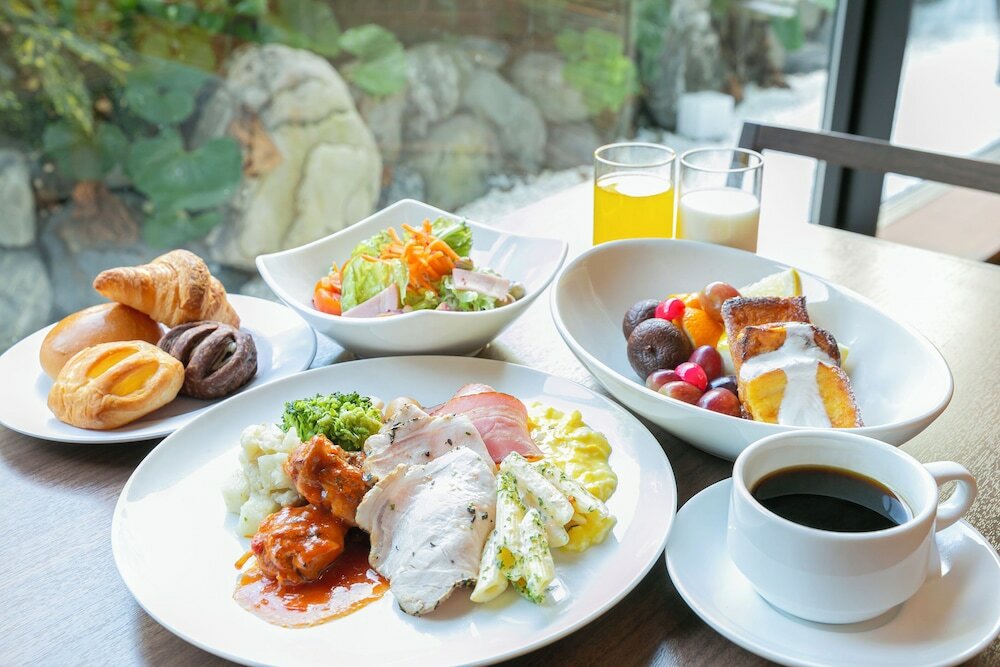 Фото Keihan Kyoto Hachijoguchi