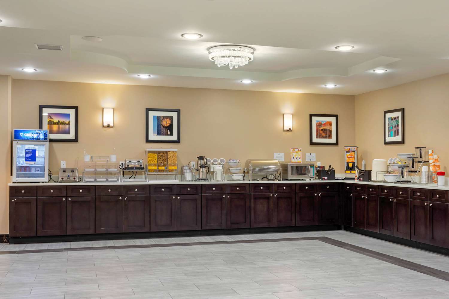 Фото Comfort Inn & Suites near Jfk Air Train