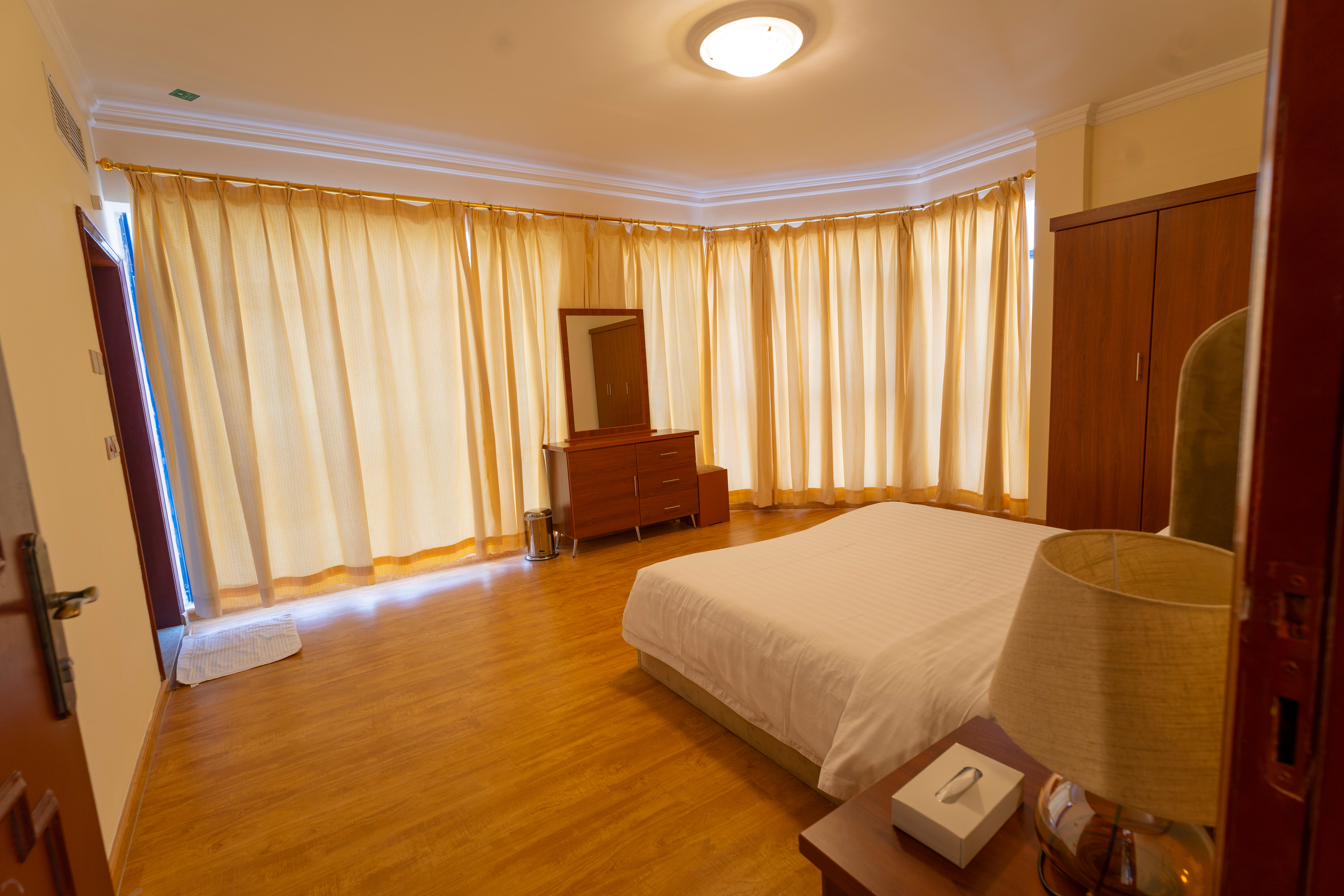 Фото Majestic Hotel