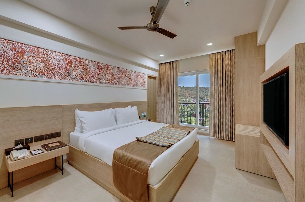 Фото The Fern Habitat Candolim Goa