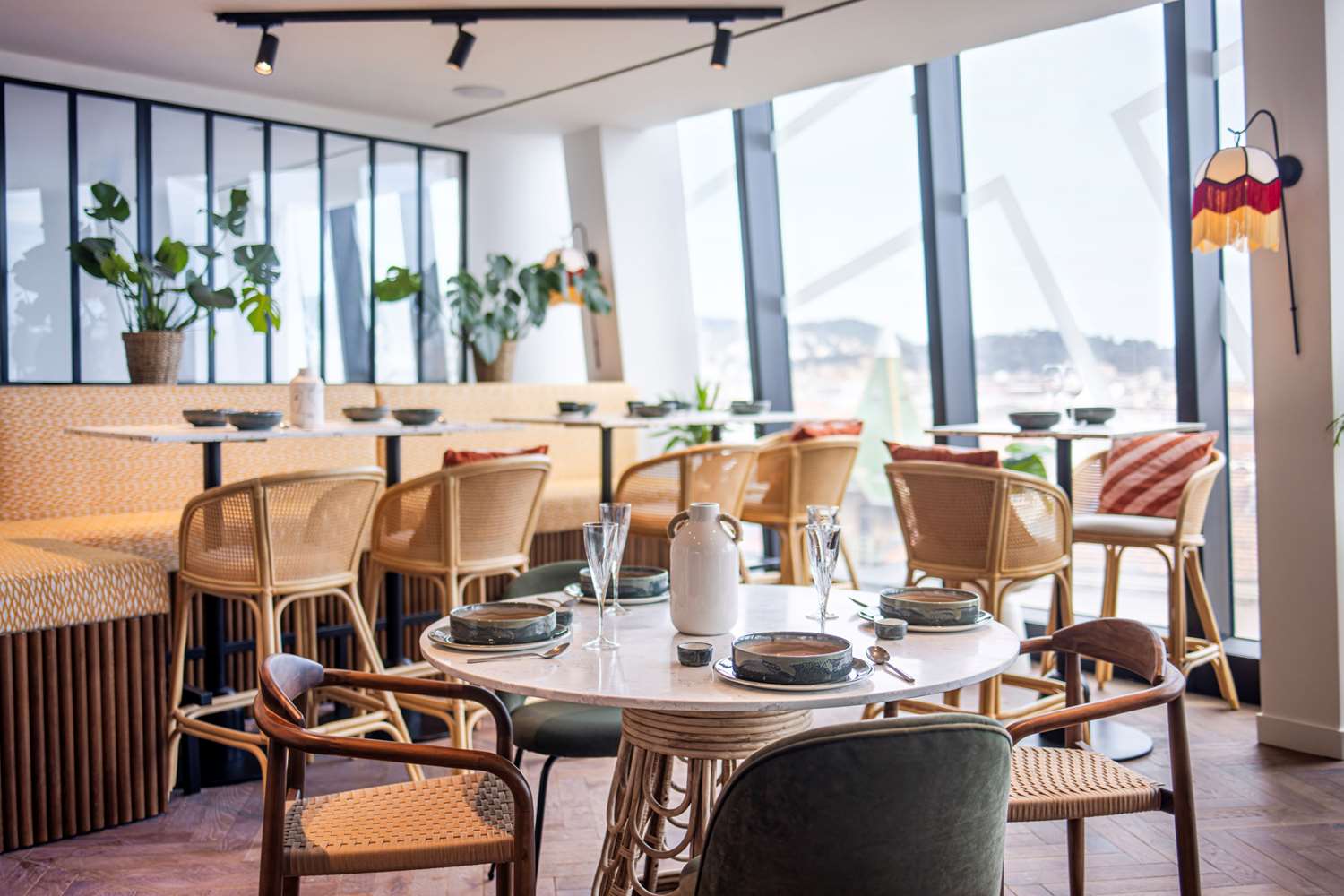 Фото DoubleTree by Hilton Nice Centre Iconic