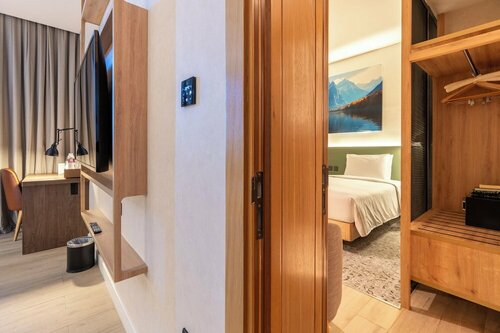 Гостиница West Walk Retaj Hotel о Эр-Райяне