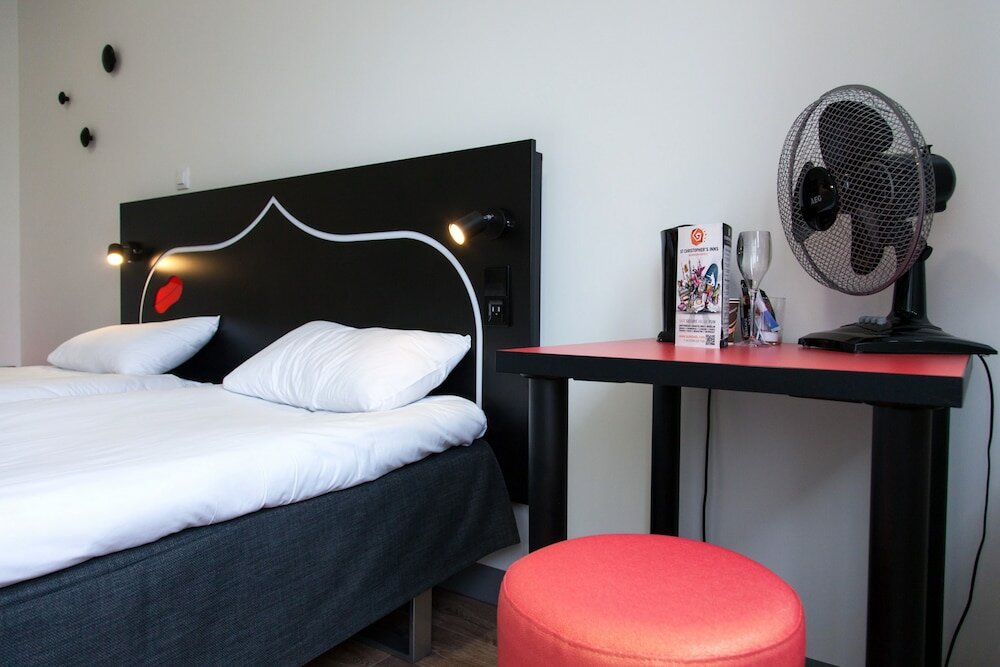 Фото St Christopher's Budget Hotel Paris