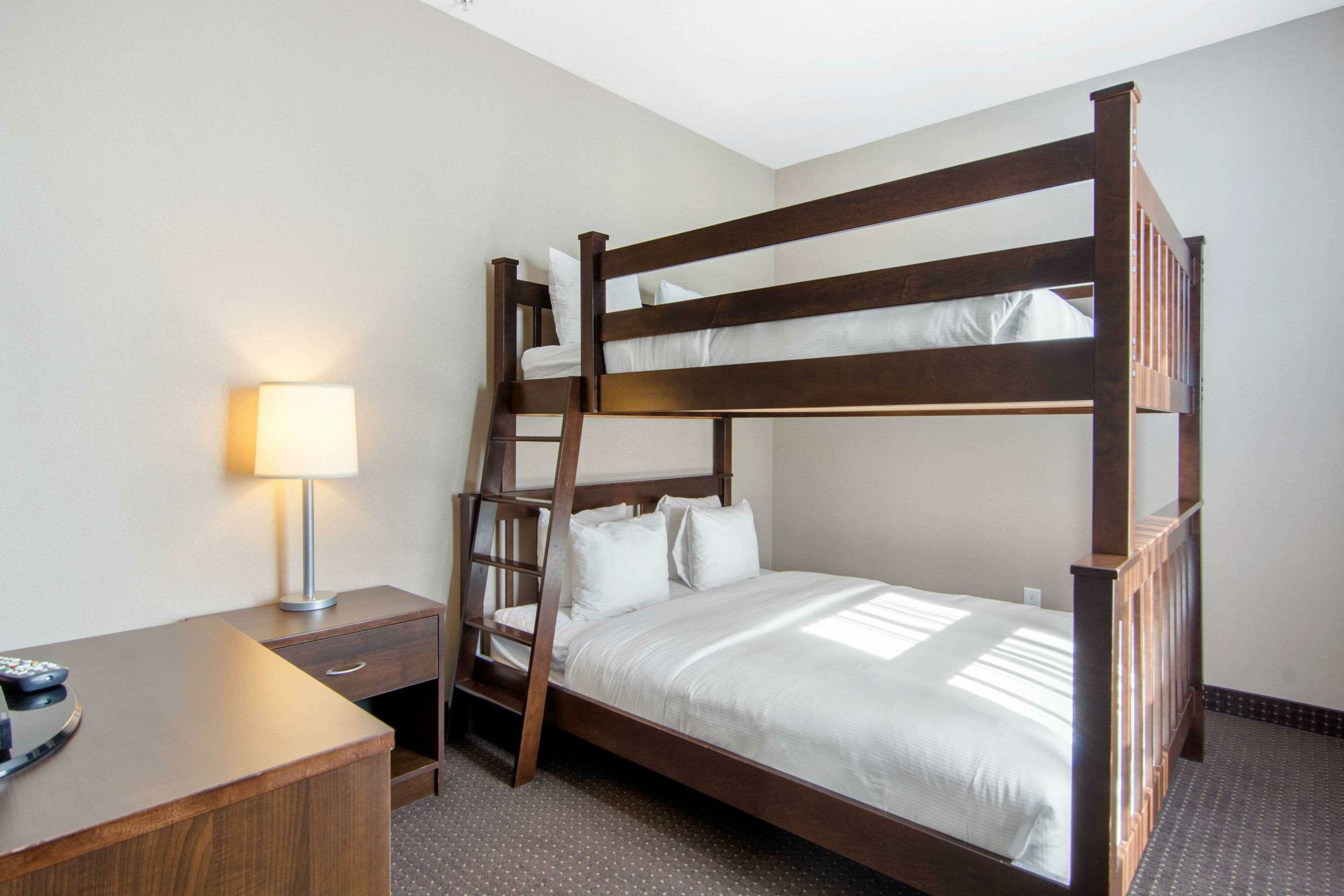 Фото Comfort Inn & Suites