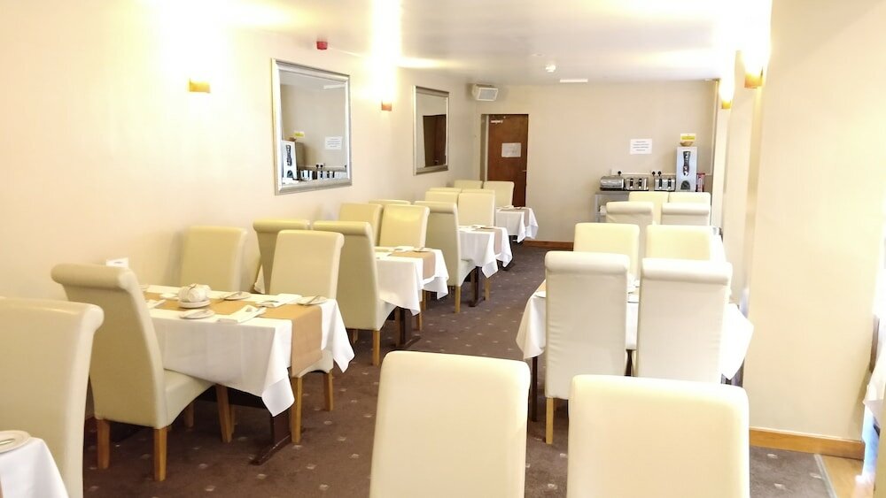 Фото The Lawton Hotel