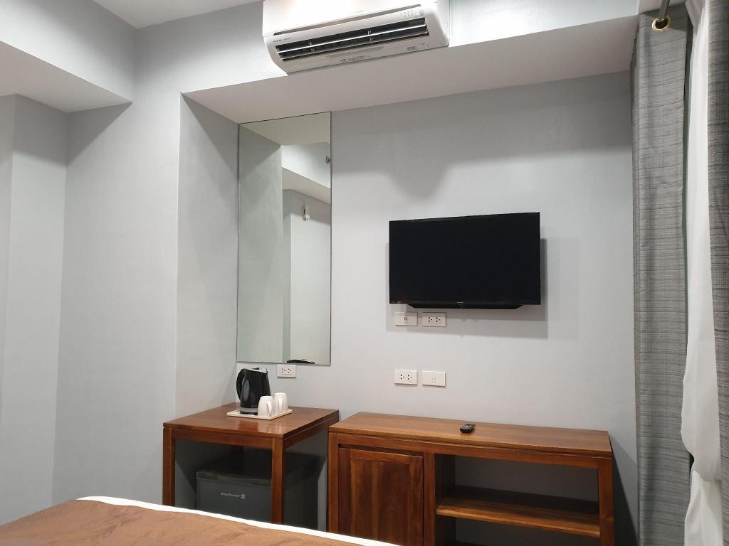 Фото Leez Inn Makati