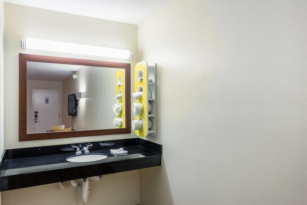 Фото Motel 6 New Brunswick