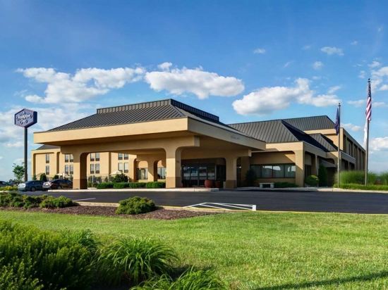 Фото Hampton Inn Chambersburg