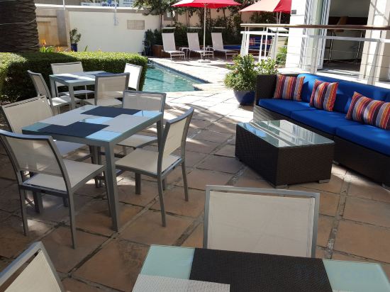 Фото The Bantry Aparthotel by Totalstay