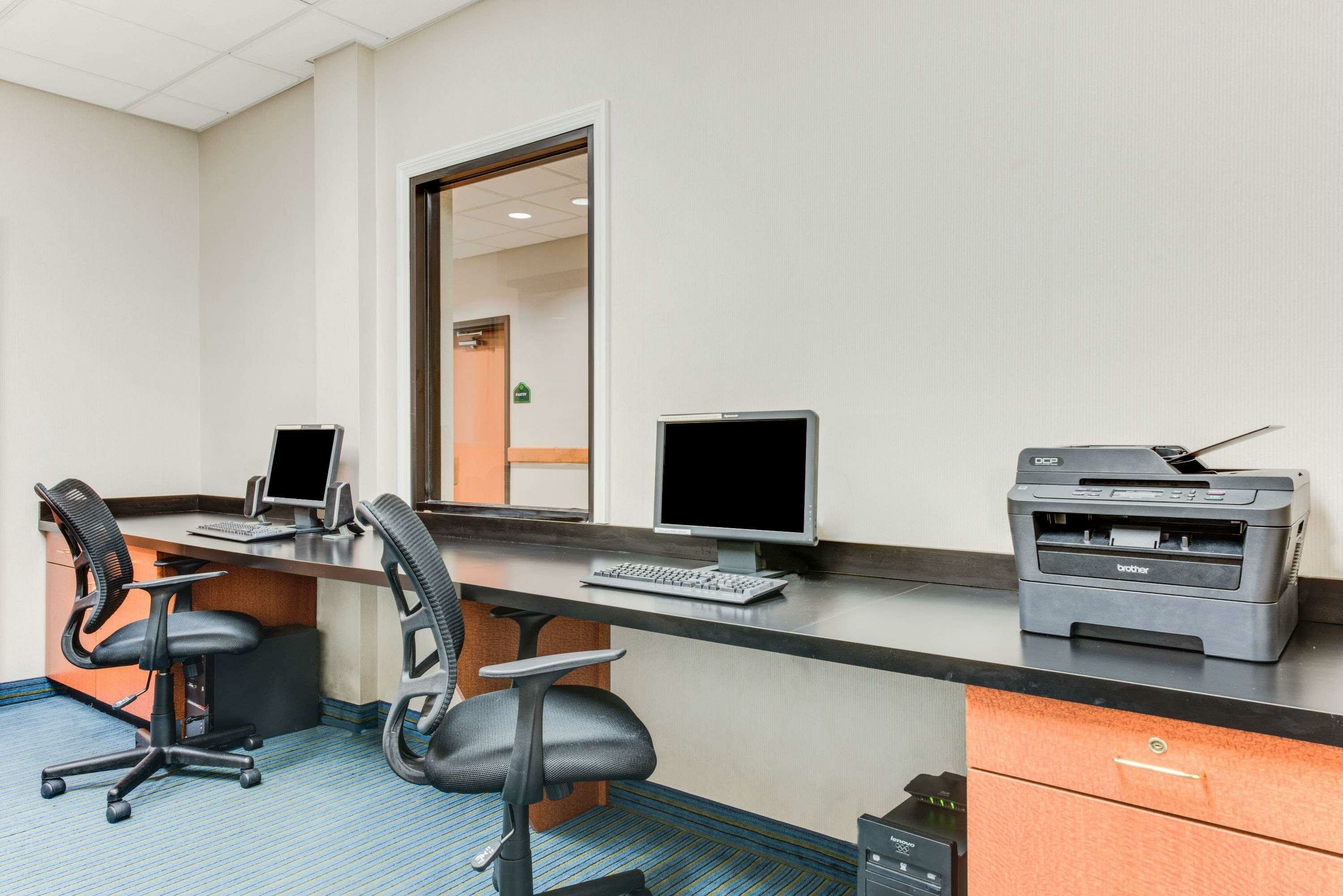 Фото Wingate by Wyndham - York