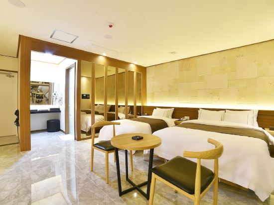 Фото Yeosu Hotel Zava