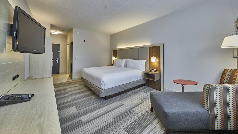 Фото Holiday Inn Express Hotel & Suites Medford-Central Point, an Ihg Hotel