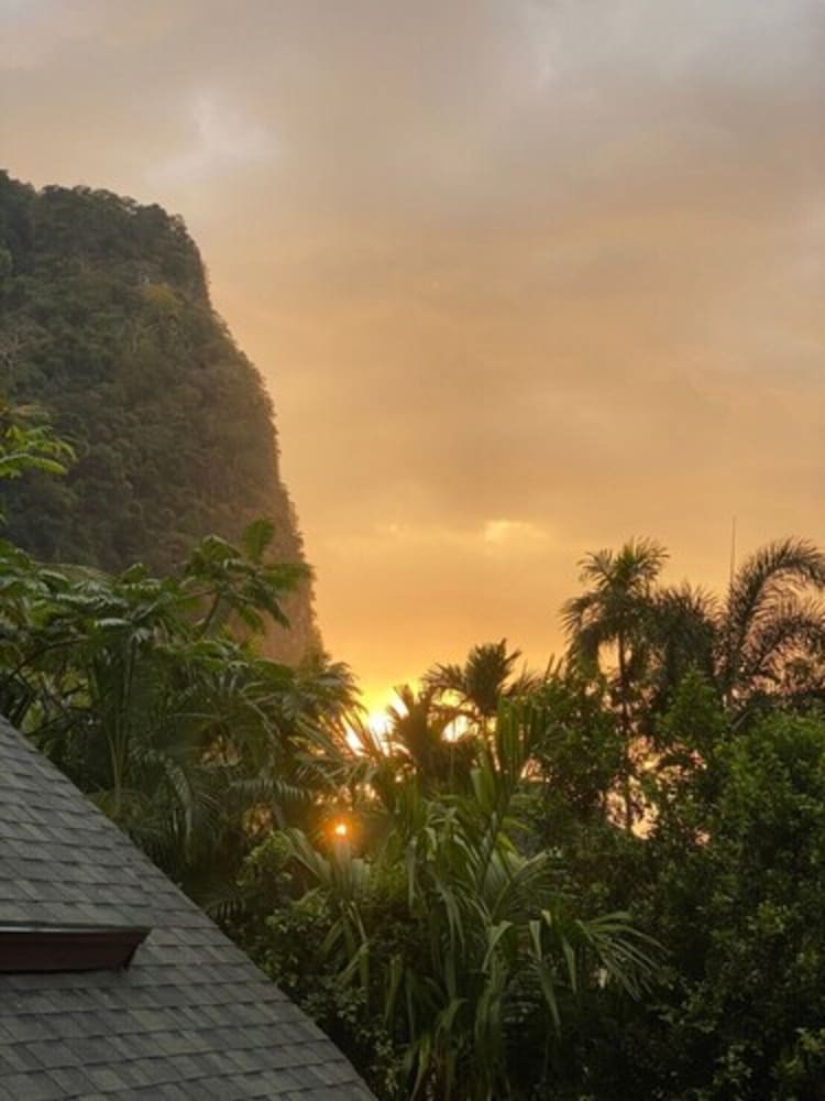 Фото Отель The Scene Cliff View Villas