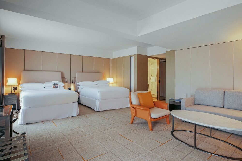 Фото Sheraton Universal Hotel