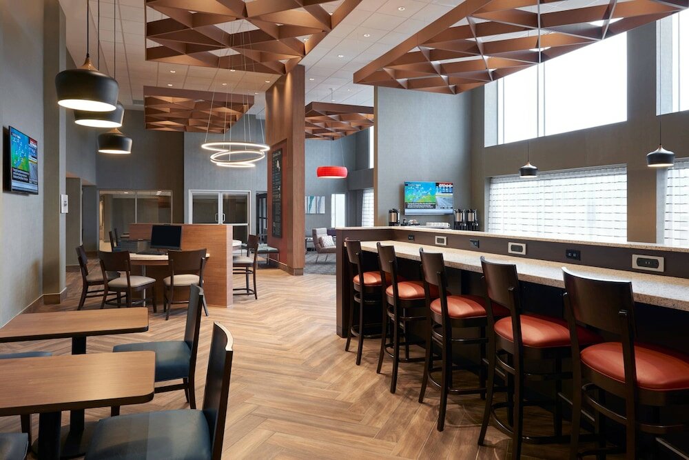 Фото TownePlace Suites by Marriott Oshawa