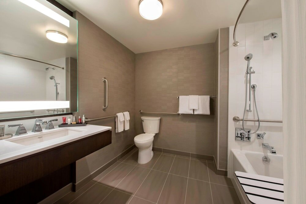 Фото Buffalo Marriott at Lecom Harborcenter
