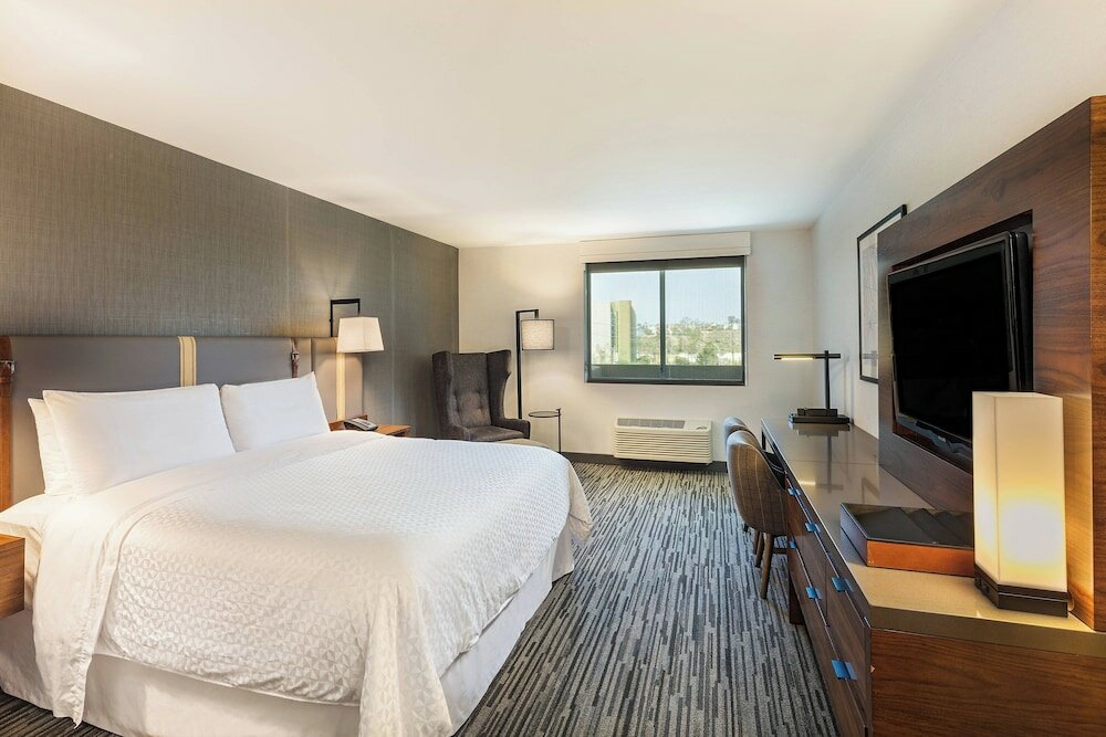 Фото Four Points by Sheraton Los Angeles Westside