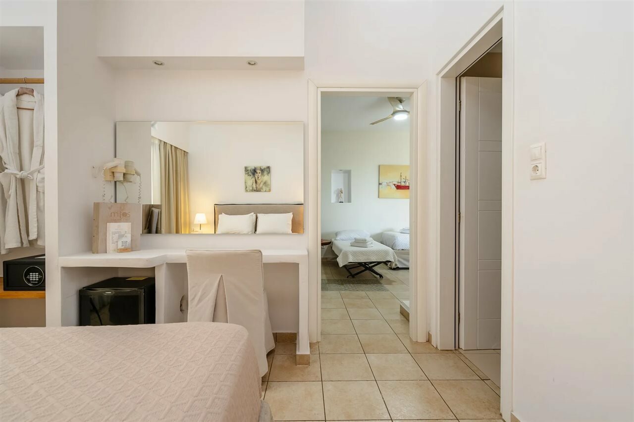 Фото Mitos Suites