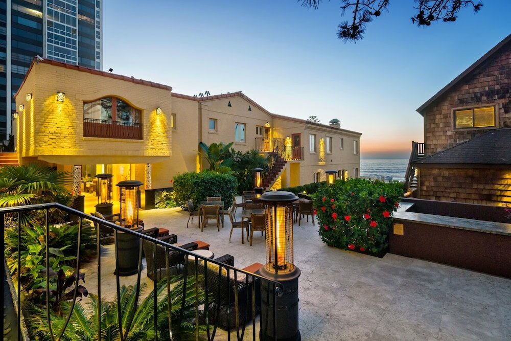 Фото Pantai Inn