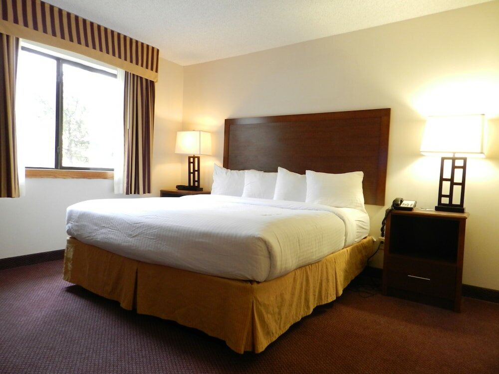 Фото Ashmore Inn and Suites