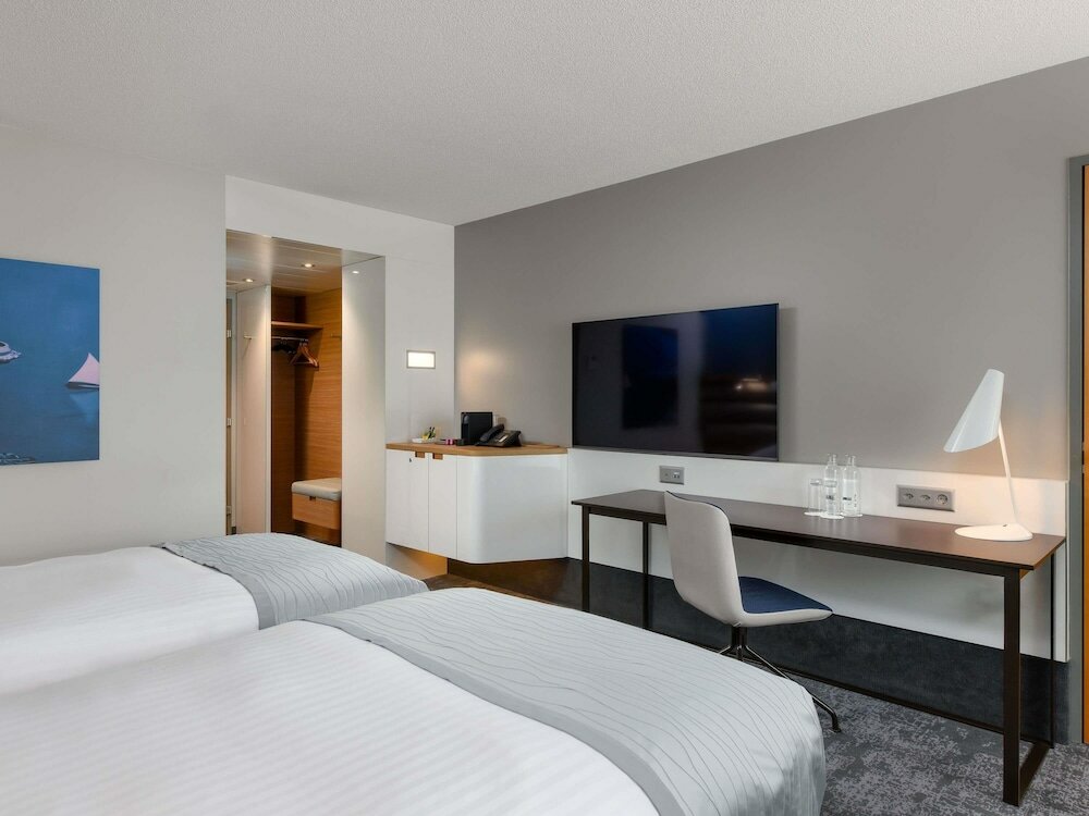 Фото Mövenpick Hotel Lausanne