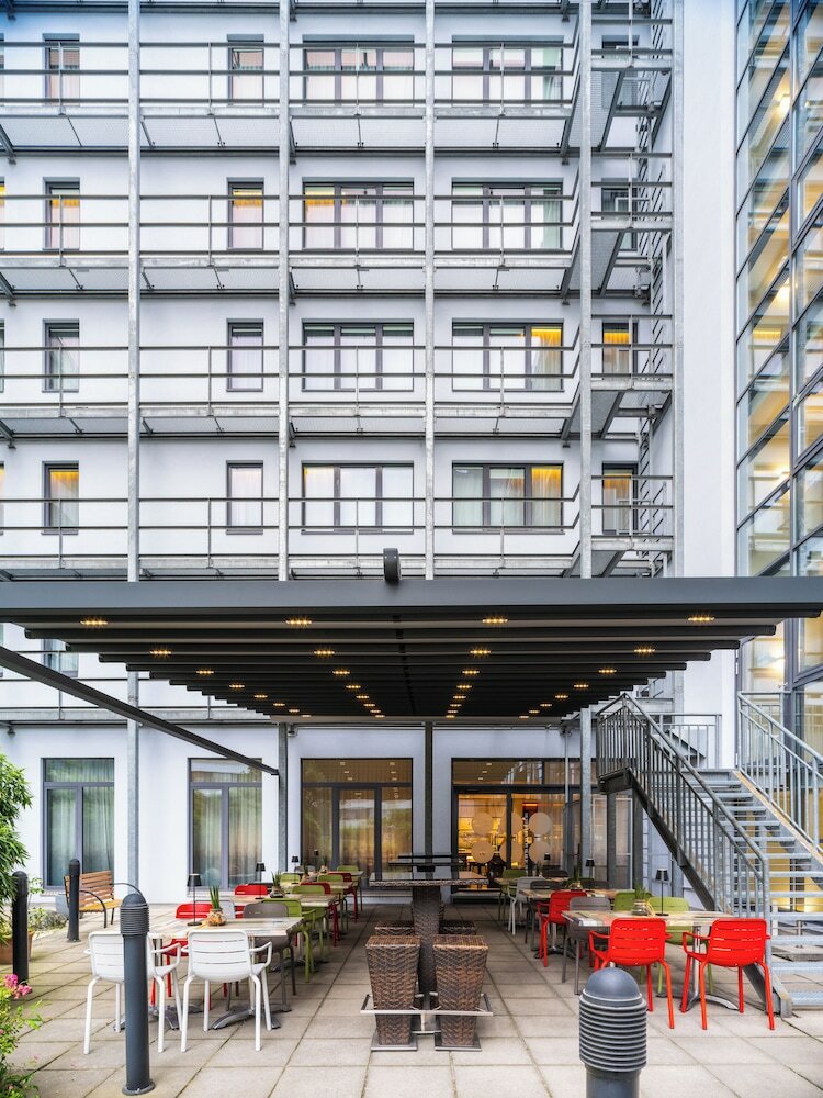 Фото Novotel Suites Wien City Donau