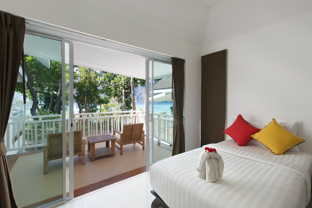 Фото Phi Phi Bayview & Premier Resort