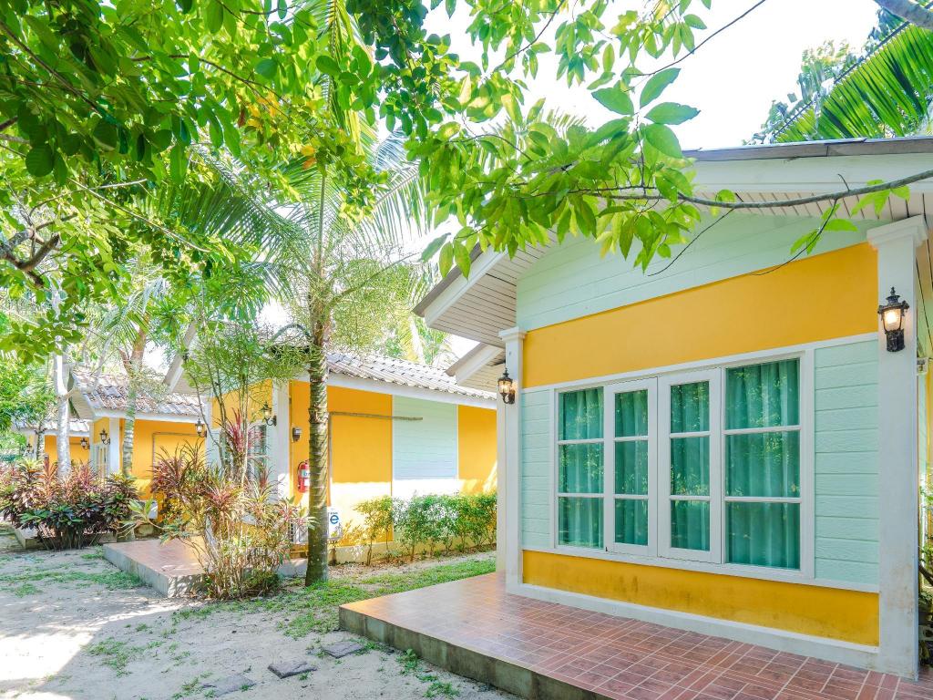 Фото Baan Suan Leela