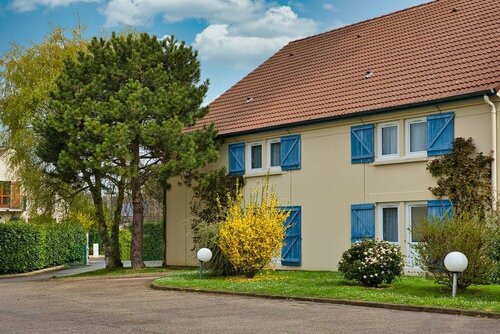 Гостиница Sure Hotel by Best Western Plaisir в Плезире