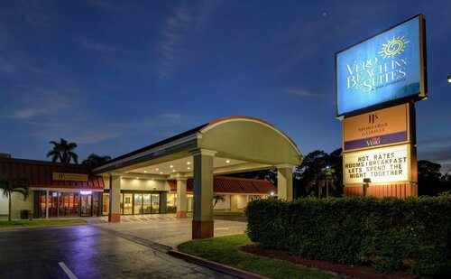 Гостиница Vero Beach Inn & Suites I-95 в Веро Бич