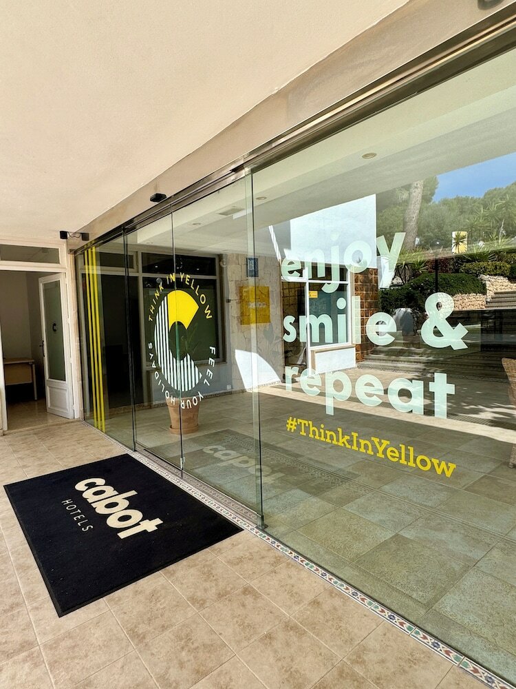 Фото Hotel Cabot Cala Ferrera