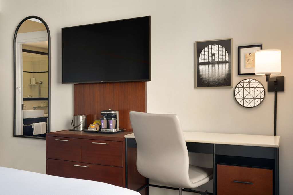 Фото DoubleTree by Hilton New York Downtown