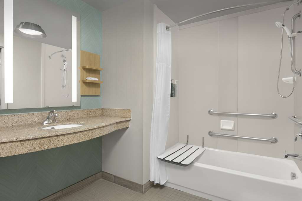 Фото Hilton Garden Inn Raleigh Capital Blvd I-540