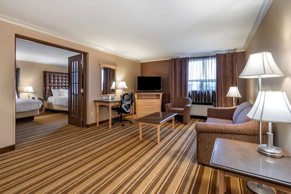 Фото Best Western Marquis Inn & Suites