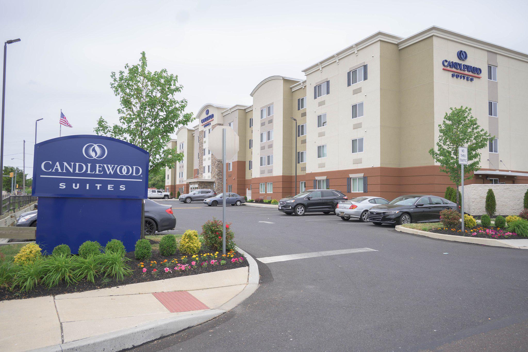 Фото Candlewood Suites Chester - Philadelphia International Airport, an Ihg Hotel
